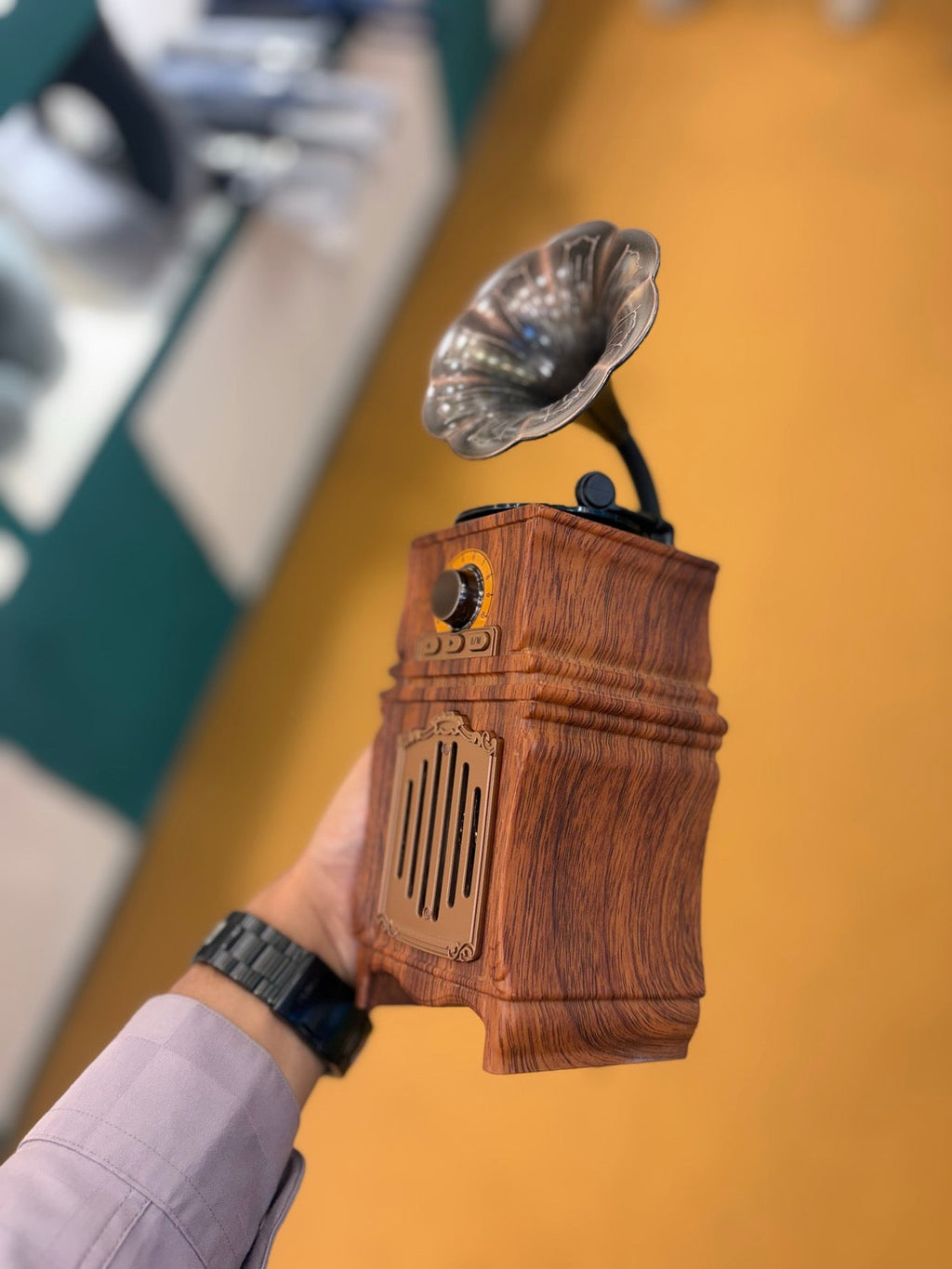 Vintage Gramophone Tower Bluetooth Speaker